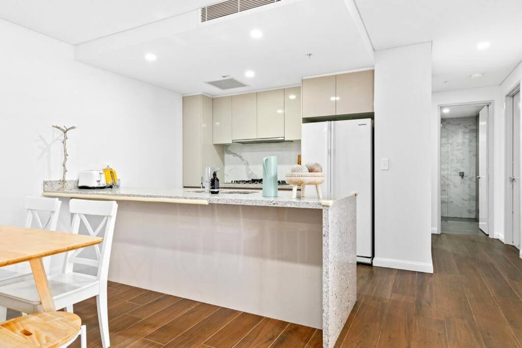 Four Bedroom Apartment With Facilities In Olympic Park Sydney Eksteriør billede