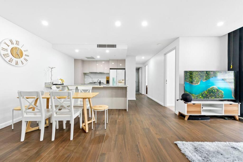 Four Bedroom Apartment With Facilities In Olympic Park Sydney Eksteriør billede